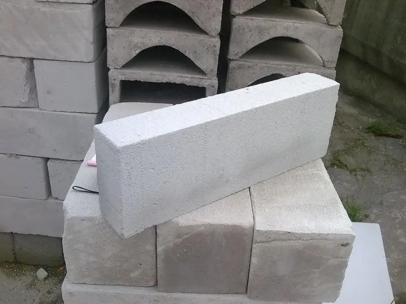 農(nóng)村自建房用輕質(zhì)磚。