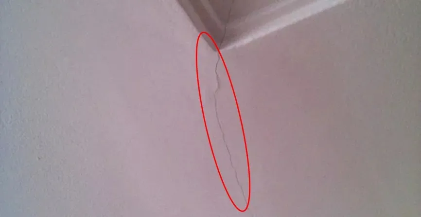 農(nóng)村建好的房子，吊頂開裂了？，施工注意幾點(diǎn)就不怕。